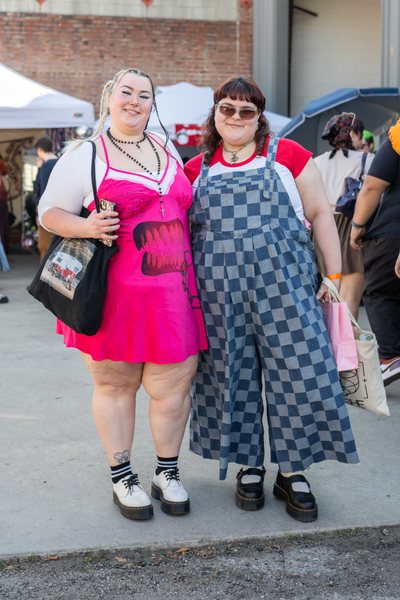 happy shoppers at Thrick Thrift LA plus size secondhand and vintage event in Los Angeles