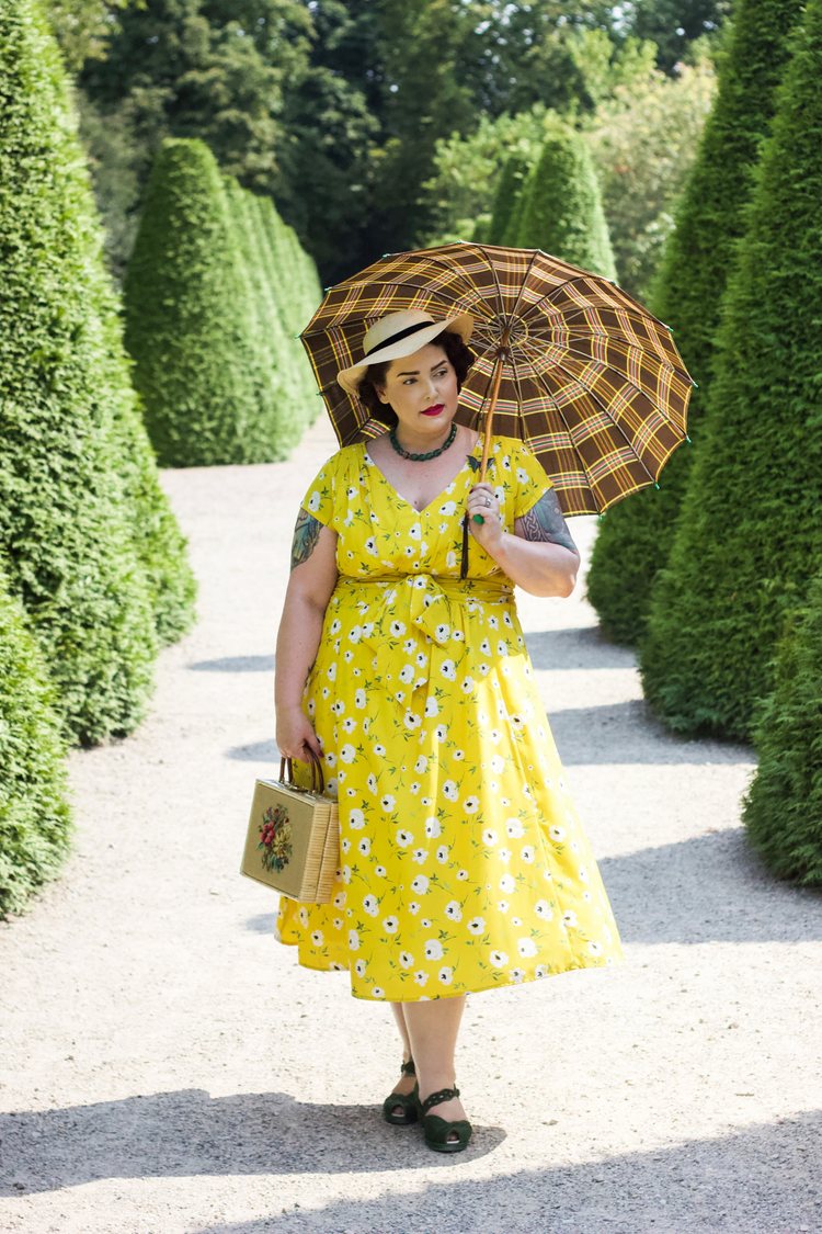 Parasols – Protection from Sun, Heat, and Curious Eyes