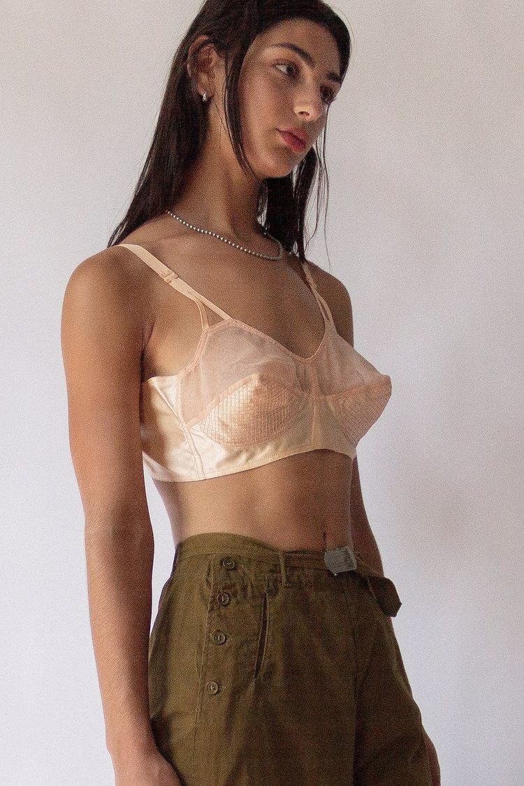 Vintage Bras Are Way Better Than Modern Bras - Here's Why