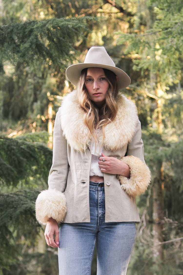 Gem: How to Buy That Perfect Winter Vintage Coat